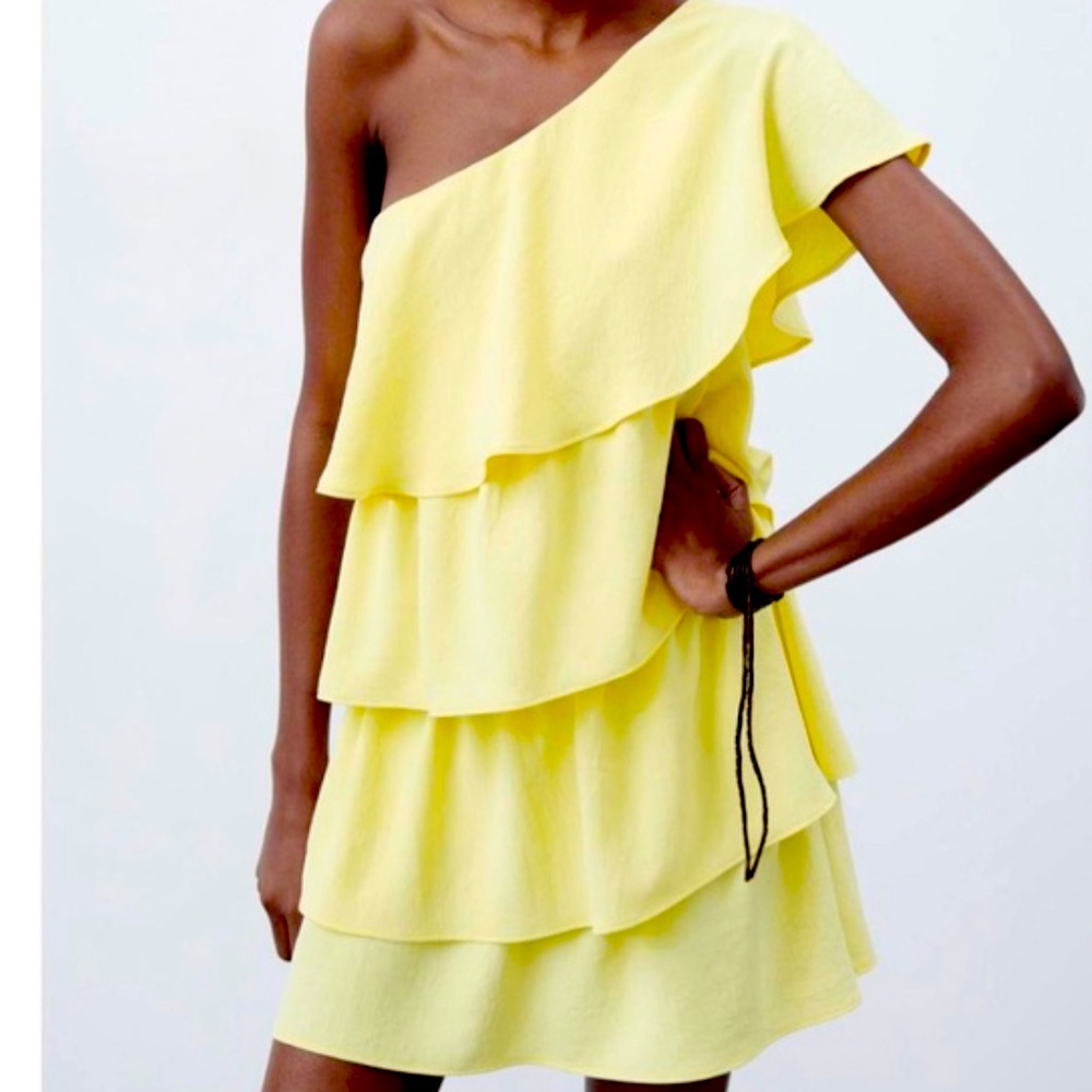 💛💛ZARA•Yellow Asymmetrical Off the Shoulder 
Ruffle Mini Dress•SIZE LARGE💛